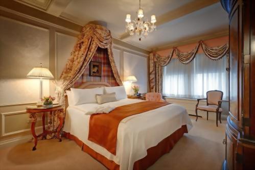 The bedroom of the Royal Suite offers a lot of light