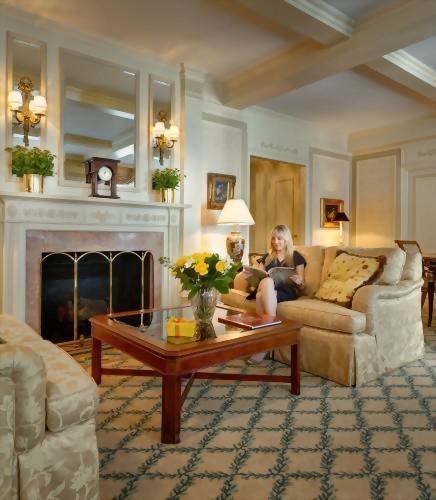 Sit back in the Piano Suite and enjoy the faux fireplace before you.  The living room in this suite is so bright and airy as it faces 54th Street.