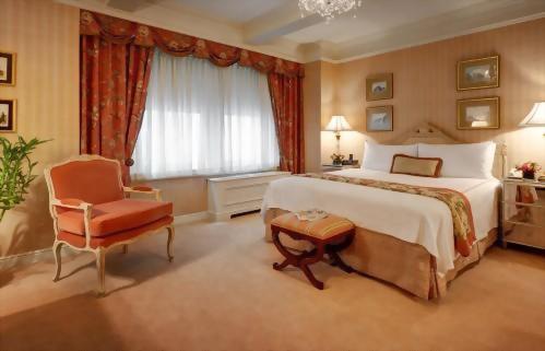 The bedroom of the Parlor Suite is very spacious and receives a stunning amount of light during the day.
